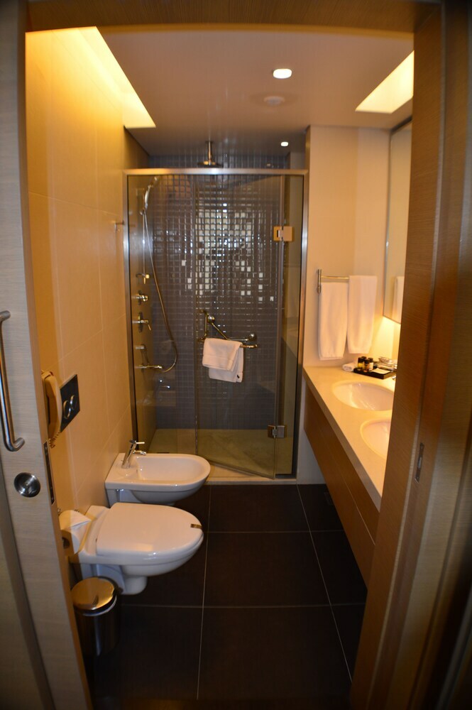 Hotel Saifi Suites