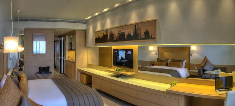 Hotel Saifi Suites