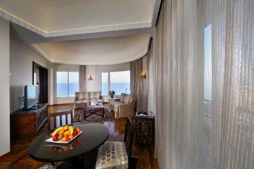 Warwick Palm Beach Hotel