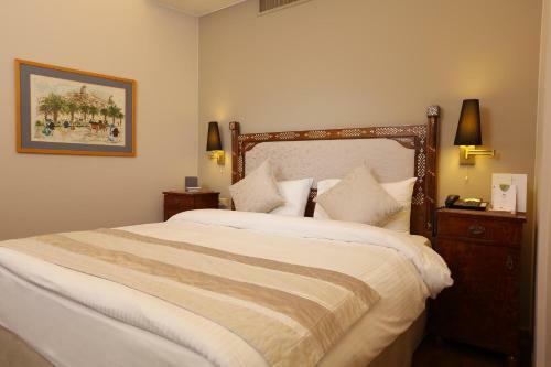 Warwick Palm Beach Hotel