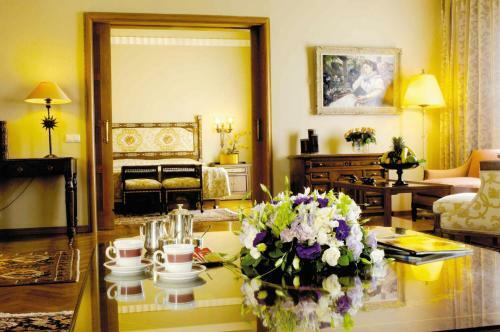 Warwick Palm Beach Hotel
