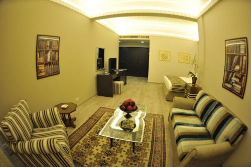 Warwick Palm Beach Hotel