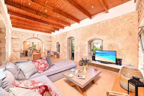 Acrothea Villa