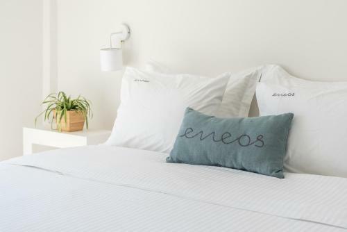 Eneos Kythnos Beach Villas-executive And Premium Villas