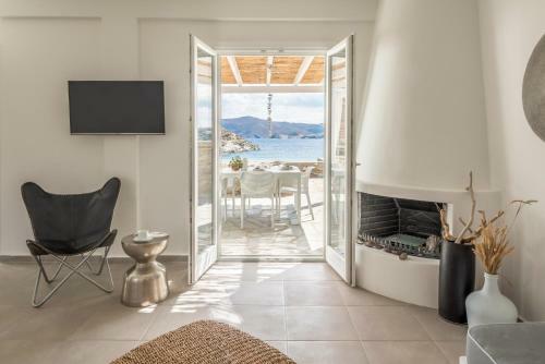 Eneos Kythnos Beach Villas-executive And Premium Villas