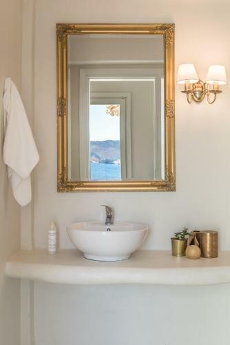 Eneos Kythnos Beach Villas-executive And Premium Villas