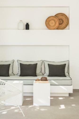 Eneos Kythnos Beach Villas-executive And Premium Villas