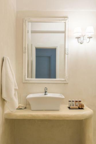 Eneos Kythnos Beach Villas-executive And Premium Villas