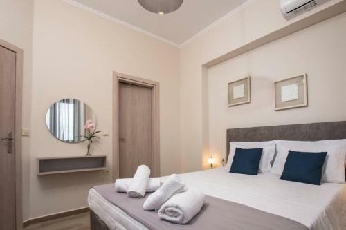 Iris Holiday House