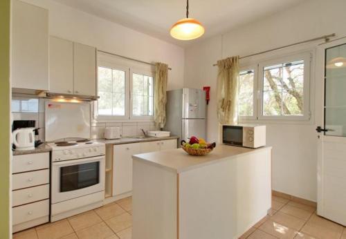 Kleismata Villa Sleeps 6 With Pool And Air Con