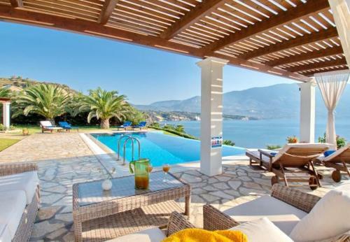 Villa In Kleismata Sleeps 7 With Pool And Air Con