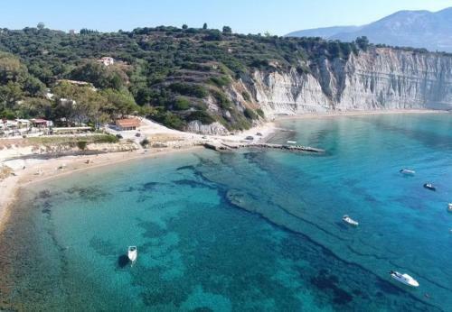 Villa In Kleismata Sleeps 7 With Pool And Air Con