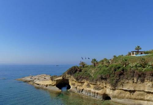 Villa In Kleismata Sleeps 7 With Pool And Air Con