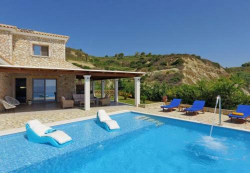 Villa In Kleismata Sleeps 7 Includes Swimming Pool And Air Con