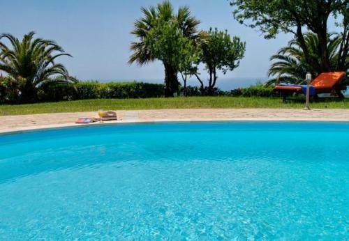 Villa In Kleismata Sleeps 7 Includes Swimming Pool And Air Con 3