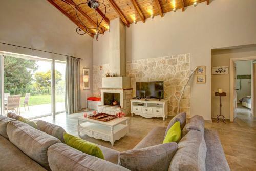 Astarte Villas - Laalu Private Villa With Pool