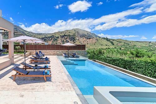 Minoas Villas Heated Pool