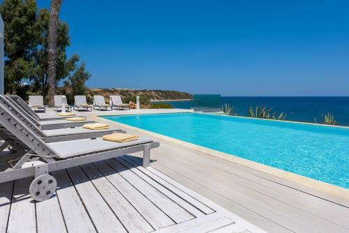 Lachania Villa Sleeps 18 With Pool And Air Con