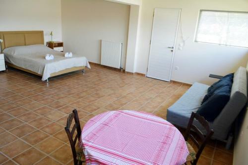 Villa Pink House With Panoramic View To Porto Rafti
