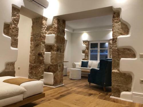 Kostis Parthenis Residence
