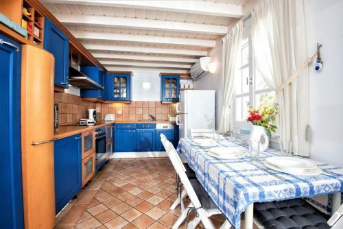 Fully Flexible Policy!! Manu Quality Brand Villa Mykonos