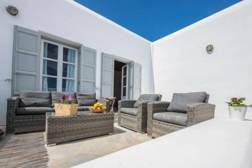 Mykonos Psarrou Villas For 18 People