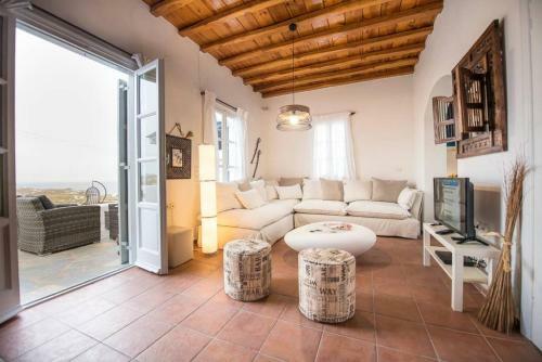 Mykonos Psarrou Villas For 18 People