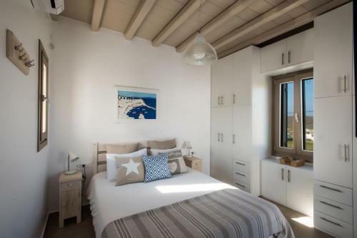 Villa Mykonos Bible 20