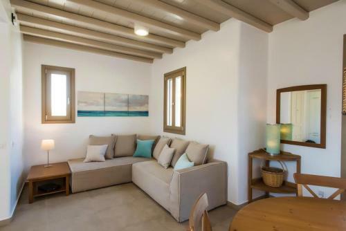 Villa Mykonos Bible 20