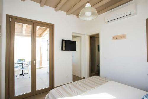 Villa Mykonos Bible 20