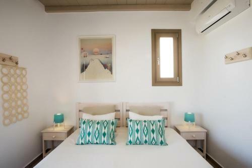 Villa Mykonos Bible 20