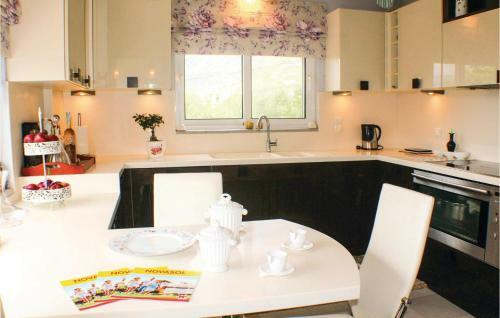 Four-bedroom Holiday Home In Mikra Mantineia