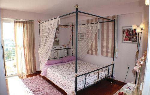 Four-bedroom Holiday Home In Mikra Mantineia