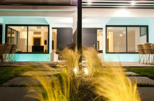 Hostal Thea Suites