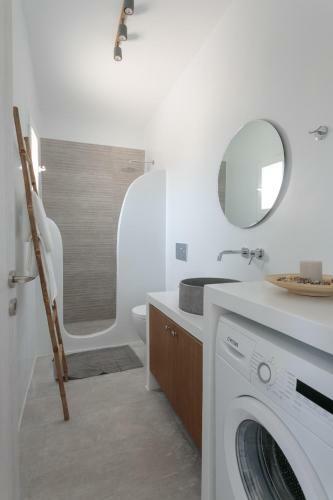 Naxos Infinity Villa And Suites