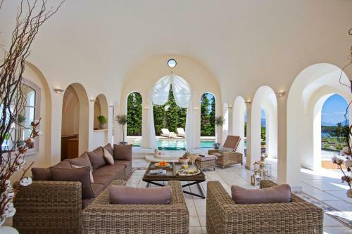 Luxury Lefkada Villa Villa Veneziano Pool Jacuzzi 5 Bdr Perigiali