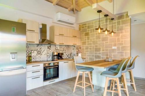 Nopigeia Villa Sleeps 4 Pool Air Con Wifi