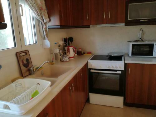 R.a.f 2 House With Garden&parking
