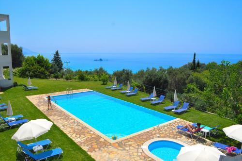 Studio Apartment With Pool Adonis