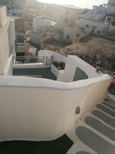 Imarkellis Santorini