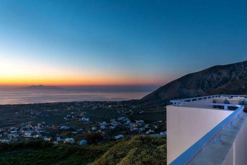Dreamstate Cycladic Apartment