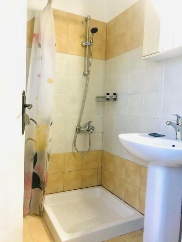 Hostal Room In Studio - Studio Banos Apartments And Swimming Pool