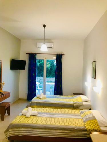 Hostal Room In Studio - Studio Banos Apartments And Swimming Pool