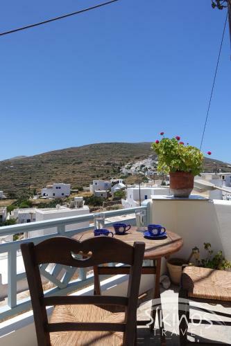 Traditional Apartment In Kastro