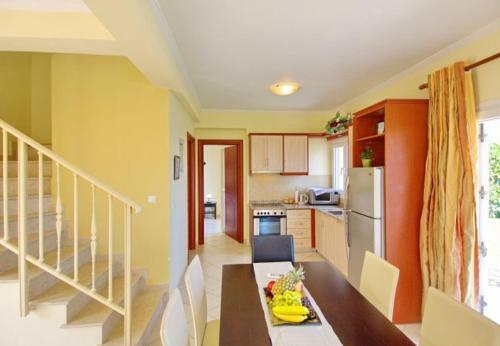 Villa In Skala Sleeps 7 With Pool And Air Con