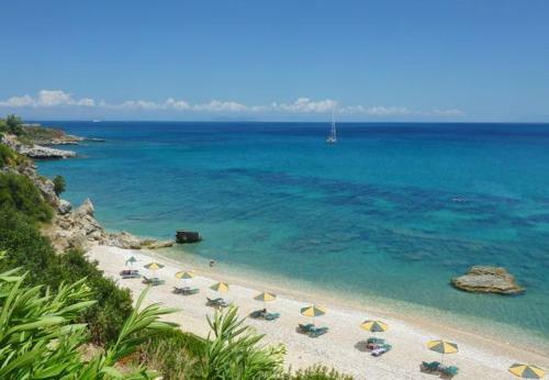 Villa In Skala Sleeps 7 With Pool And Air Con