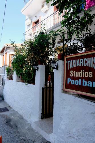 Hotel Taxiarchis Apartments