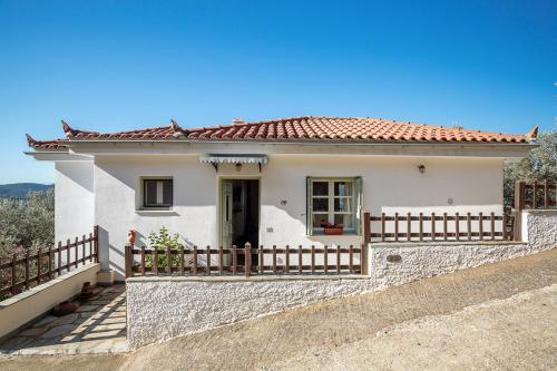 Skopelos Villa Sleeps 2 With Pool And Air Con