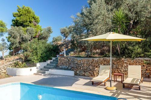 Skopelos Villa Sleeps 2 With Pool And Air Con