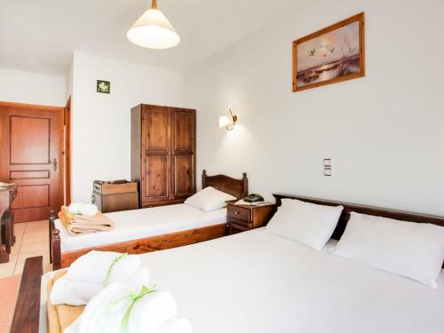 Villa Simplistic Holiday Home In Stournareika With Balcony